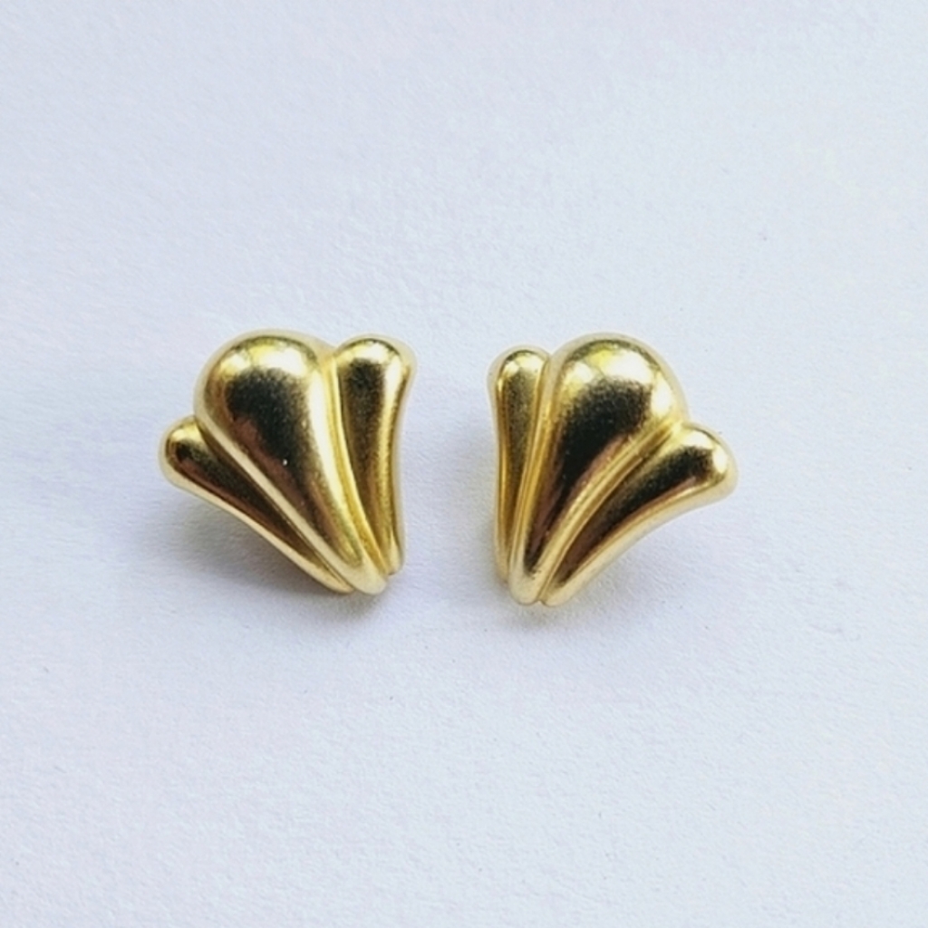 Vintage Gold Clip On Earrings